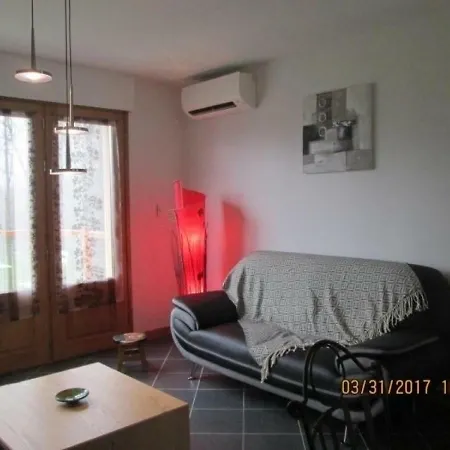 בית נופש House L'etang De Laval *