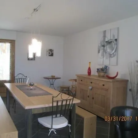 House L'etang De Laval בית נופש *
